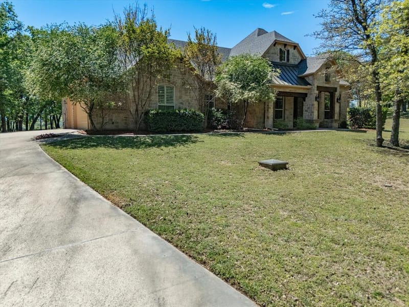 104 Lariat Court, Azle TX 76020 - Photo 2