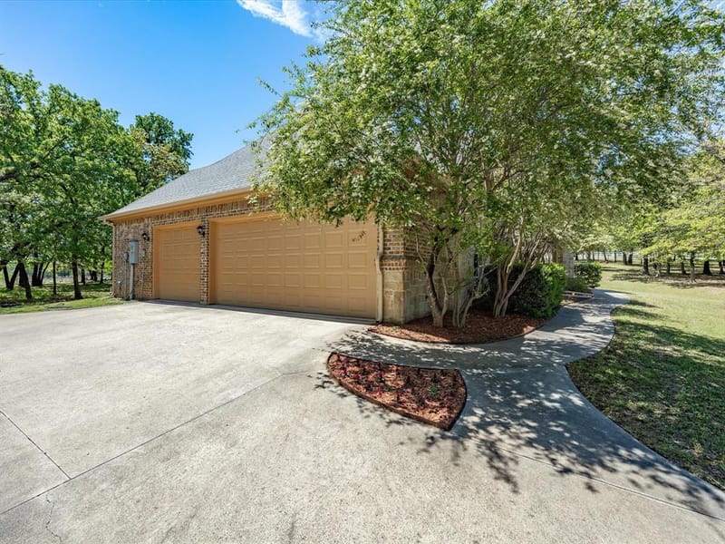 104 Lariat Court, Azle TX 76020 - Photo 10