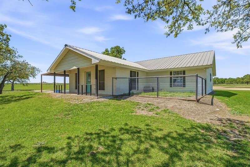 802 Private Road 1675, Stephenville TX 76401 - Photo 8