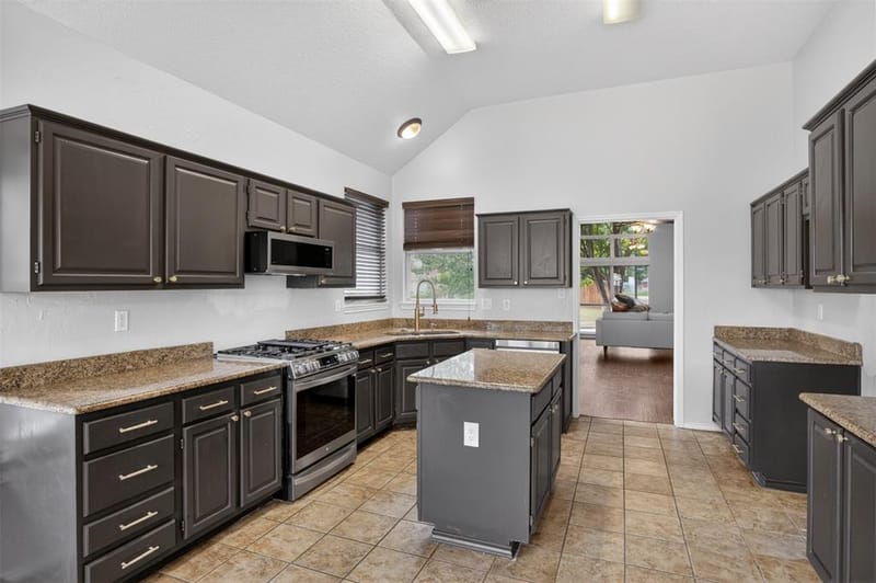 2622 Covington Drive, Garland TX 75040 - Photo 7