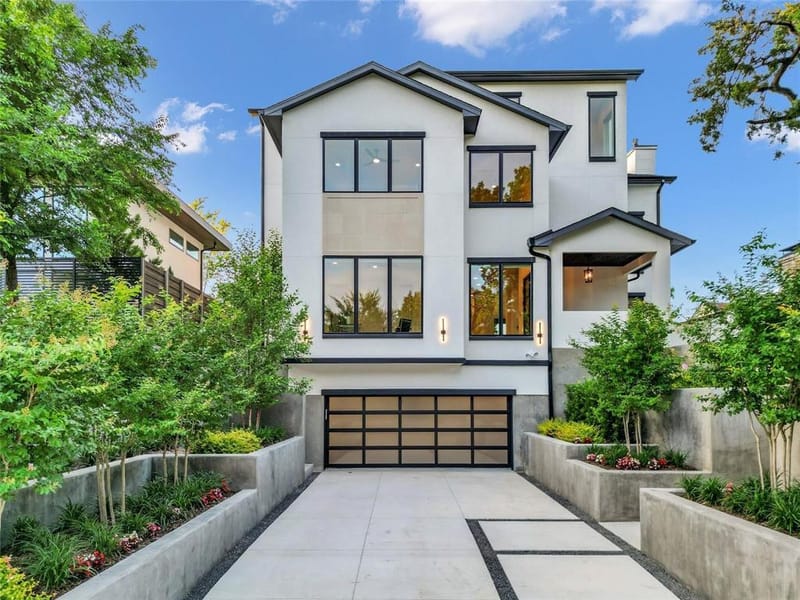 419 W Colorado Boulevard, Dallas TX 75208 - Photo 2
