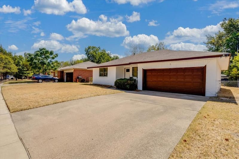 6540 Seco Boulevard, Dallas TX 75217 - Photo 3