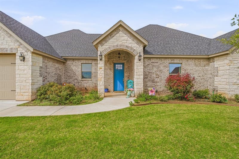 191 Crenshaw Court, Stephenville TX 76401 - Photo 2