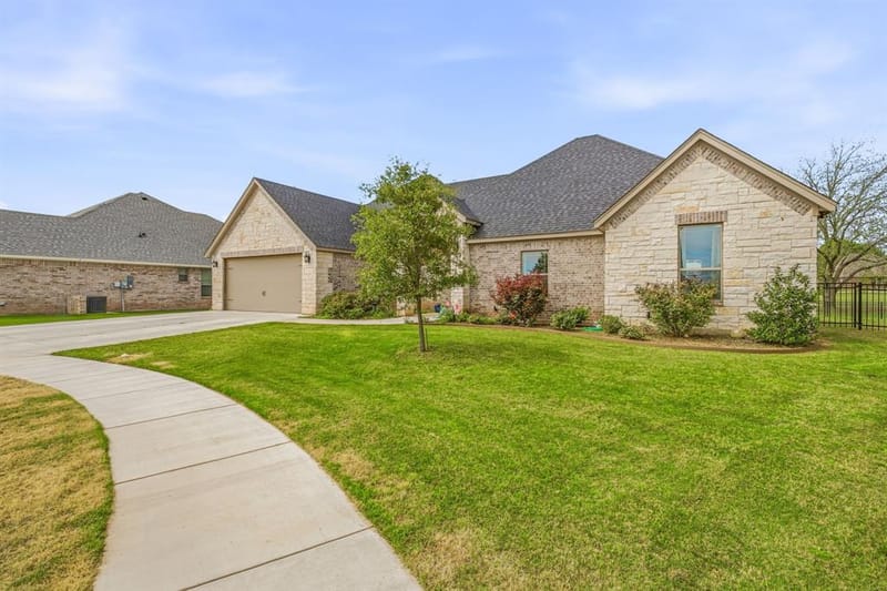 191 Crenshaw Court, Stephenville TX 76401 - Photo 3