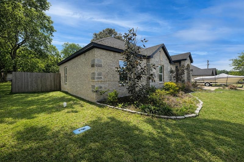 211 Kelly Lane, Seven Points TX 75143 - Photo 2