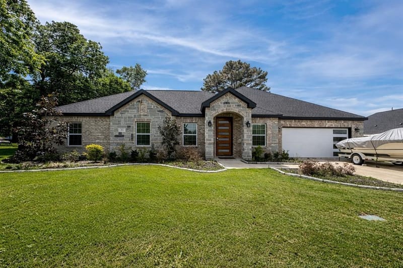 211 Kelly Lane, Seven Points TX 75143