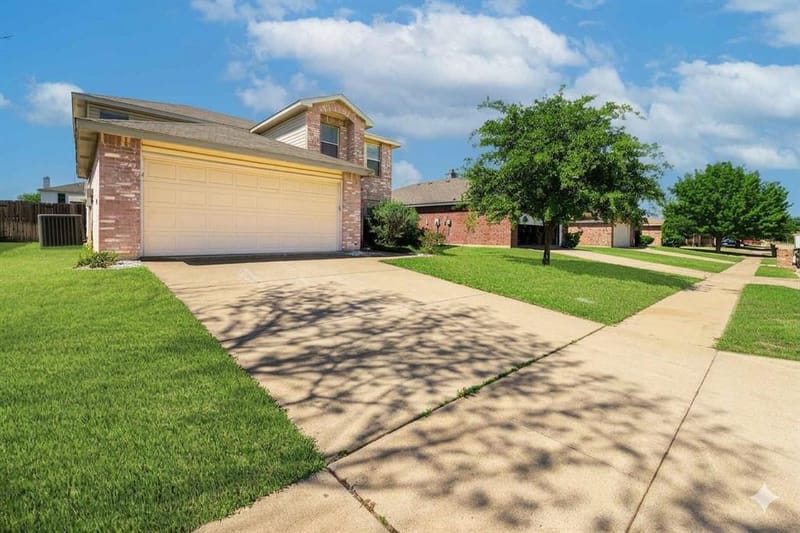 5209 Prestwick Drive, Fort Worth TX 76135 - Photo 2
