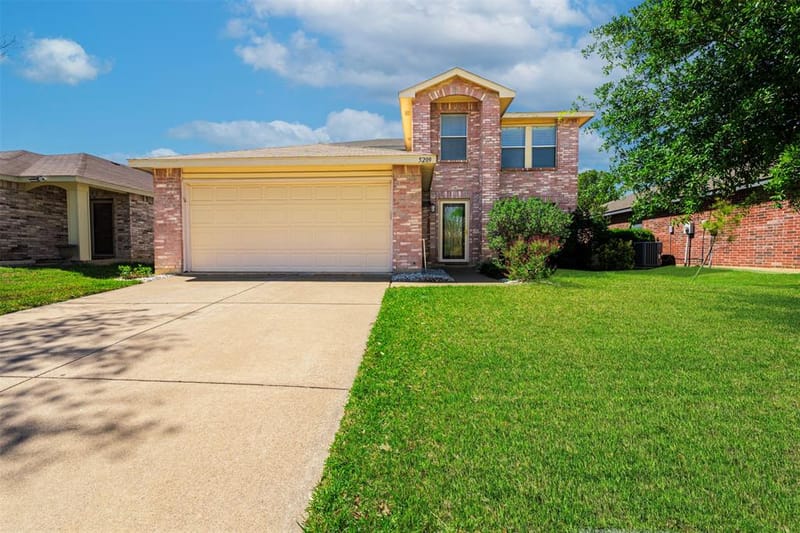 5209 Prestwick Drive, Fort Worth TX 76135