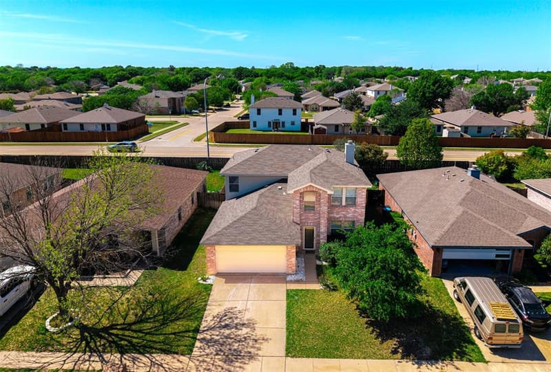 5209 Prestwick Drive, Fort Worth TX 76135 - Photo 4