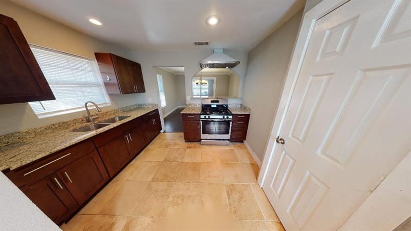 126 Neches, Dallas TX 75208 - Photo 12