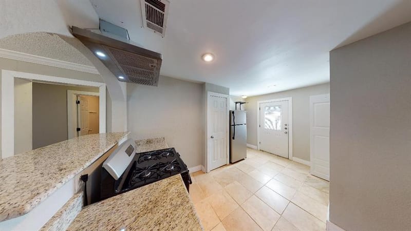 126 Neches, Dallas TX 75208 - Photo 10
