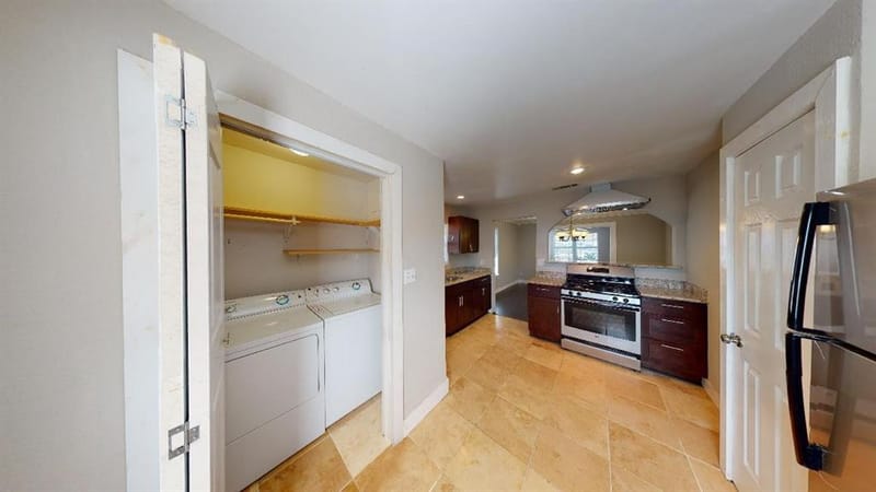 126 Neches, Dallas TX 75208 - Photo 11