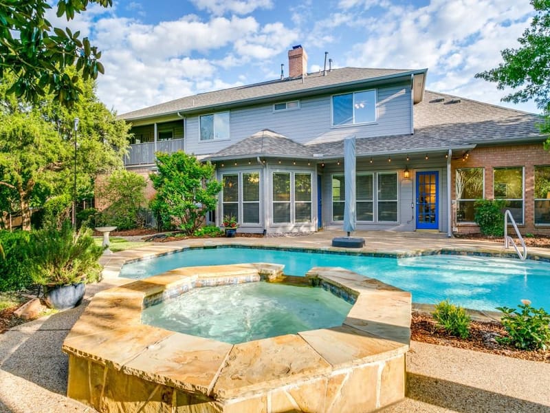 701 Lakehurst Court, Southlake TX 76092