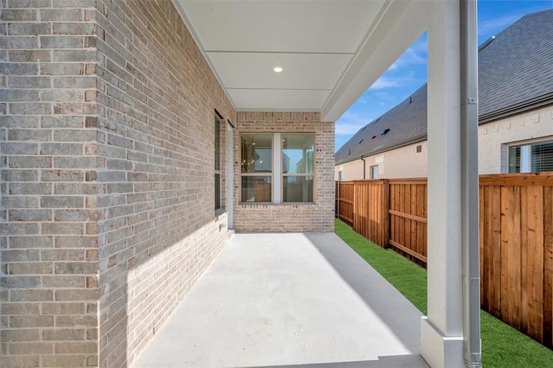 2021 Mack Avenue, Van Alstyne TX 75495 - Photo 2