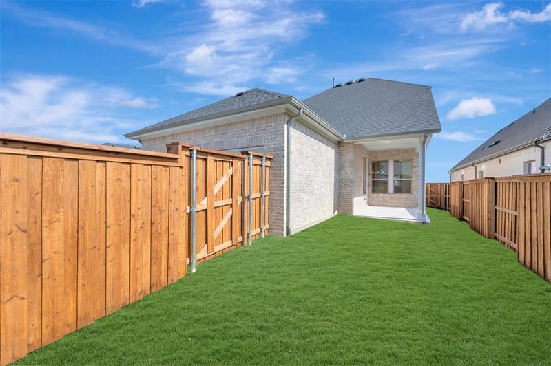 2021 Mack Avenue, Van Alstyne TX 75495 - Photo 3