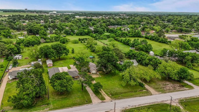 914 Griffith Avenue, Terrell TX 75160 - Photo 6