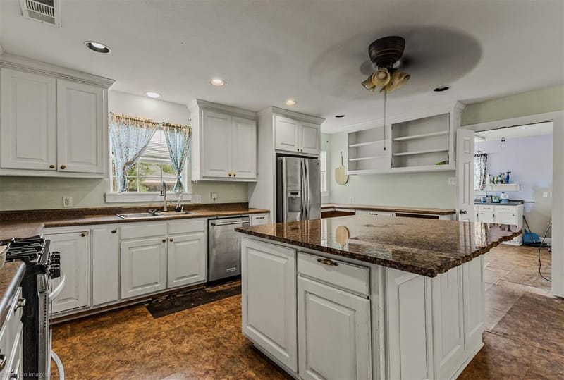 914 Griffith Avenue, Terrell TX 75160 - Photo 12