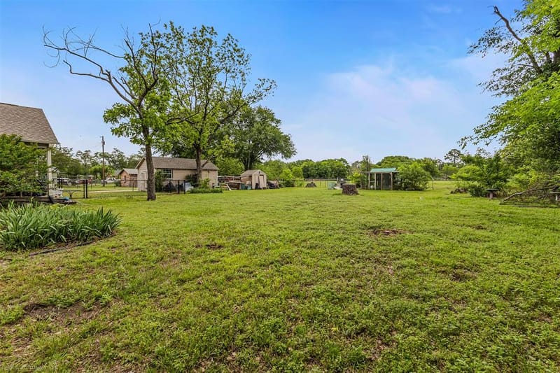 914 Griffith Avenue, Terrell TX 75160 - Photo 26