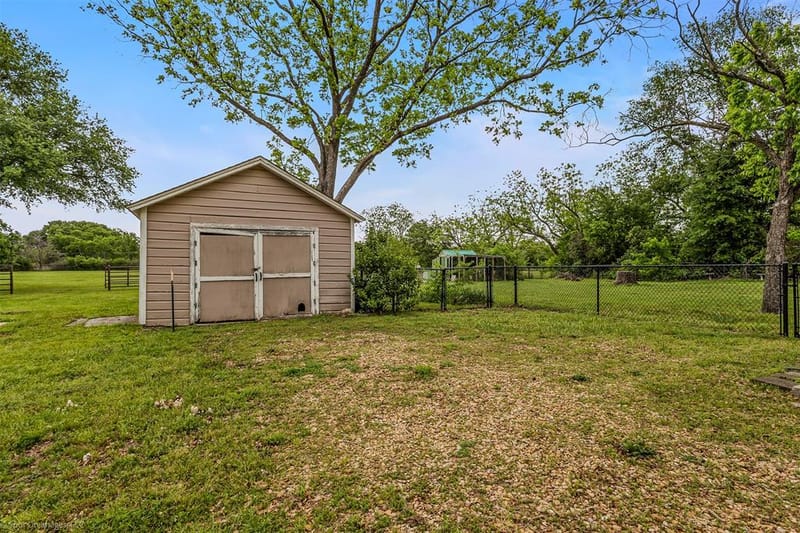 914 Griffith Avenue, Terrell TX 75160 - Photo 28