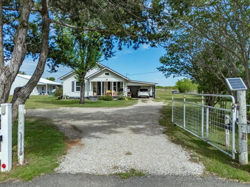 2414 E Ennis Avenue # A, Ennis TX 75119 - Photo 3