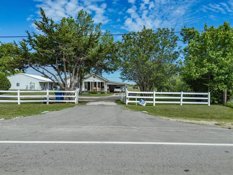2414 E Ennis Avenue # A, Ennis TX 75119 - Photo 5