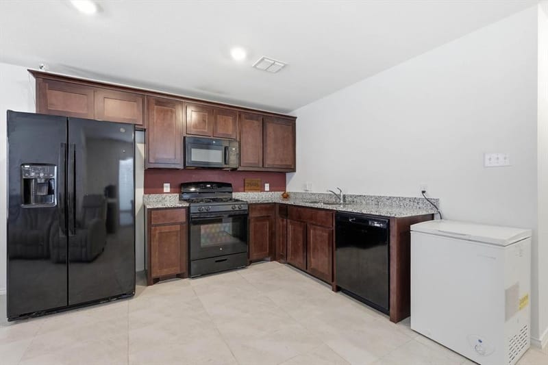 454 Eagle Wind Way, Ferris TX 75125 - Photo 10