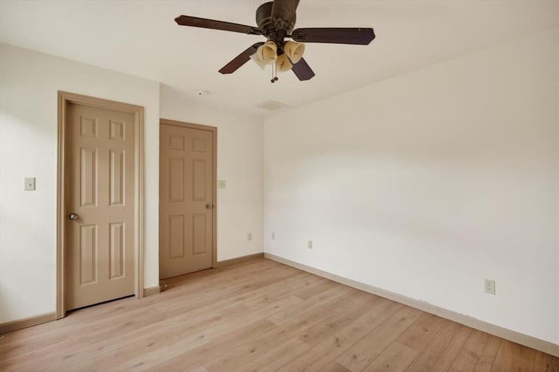 721 Comanche Cove Drive, Granbury TX 76048 - Photo 23