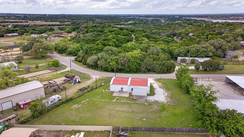 721 Comanche Cove Drive, Granbury TX 76048 - Photo 33