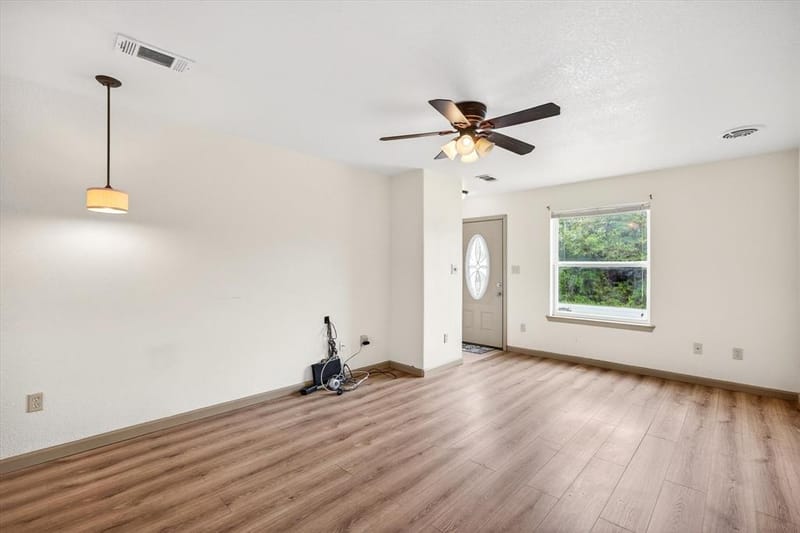 721 Comanche Cove Drive, Granbury TX 76048 - Photo 11