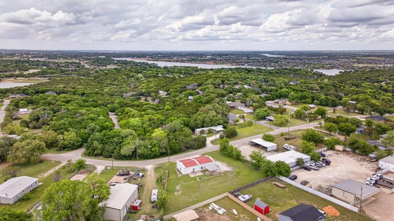 721 Comanche Cove Drive, Granbury TX 76048 - Photo 35