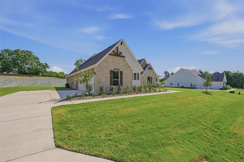 1002 Perrin Lane, Van Alstyne TX 75495 - Photo 3