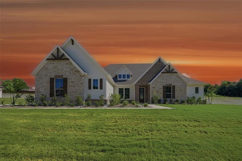 1002 Perrin Lane, Van Alstyne TX 75495