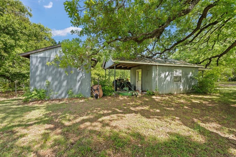 6265 County Road 305, Grandview TX 76050 - Photo 30