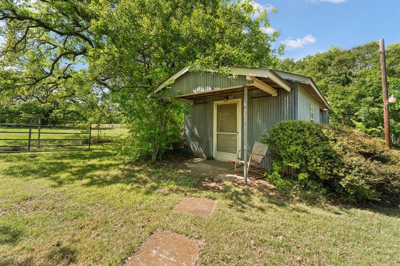6265 County Road 305, Grandview TX 76050 - Photo 29