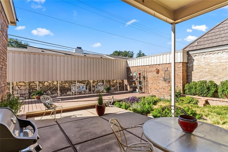 16022 Chalfont Circle, Dallas TX 75248 - Photo 37