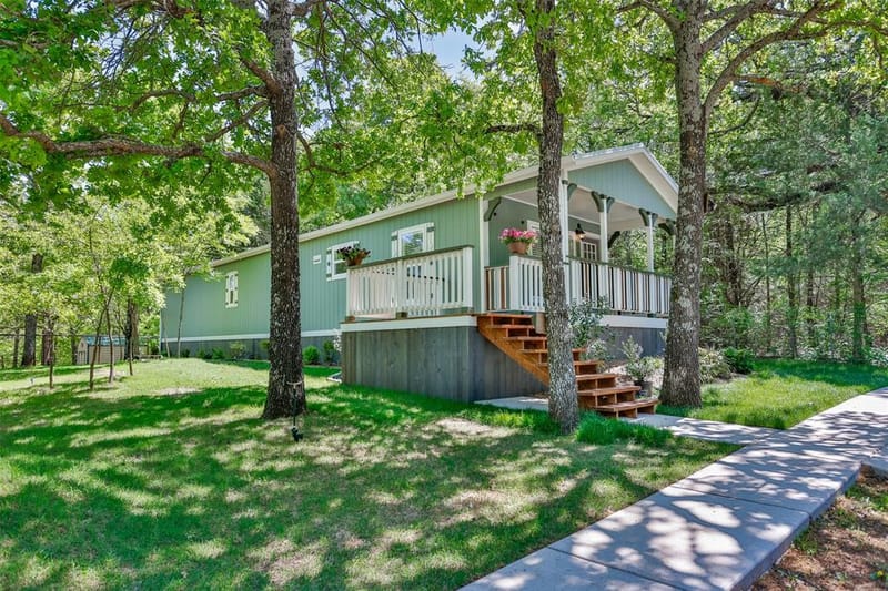 100 Shawnee Trail Road, Whitesboro TX 76273 - Photo 2