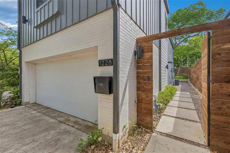 1228 Haines Avenue, Dallas TX 75208 - Photo 26