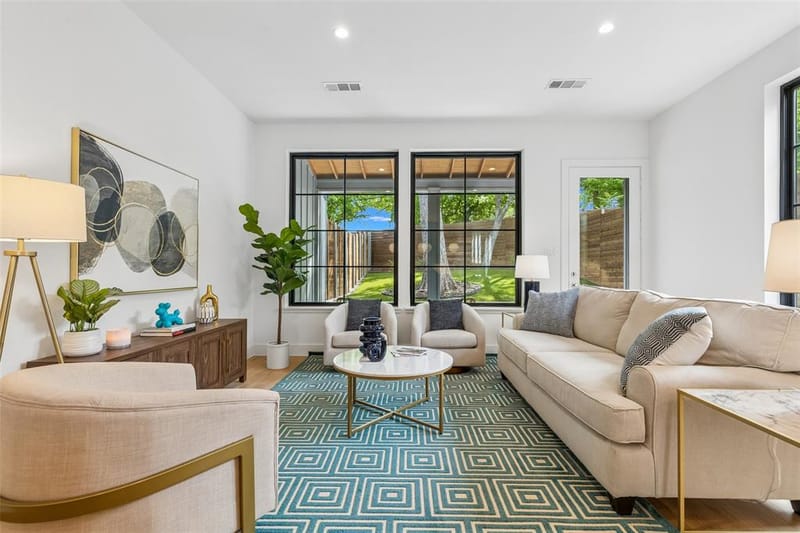 1228 Haines Avenue, Dallas TX 75208