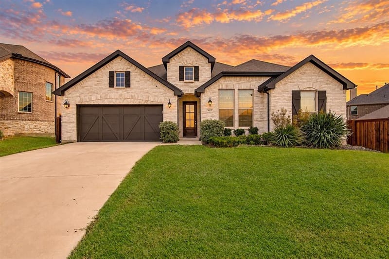 1627 Banded Ledge Drive, Mansfield TX 76063 - Photo 2