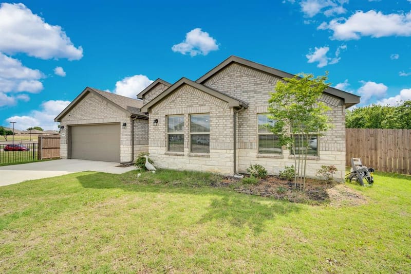 500 Jolie Court, Joshua TX 76058 - Photo 2