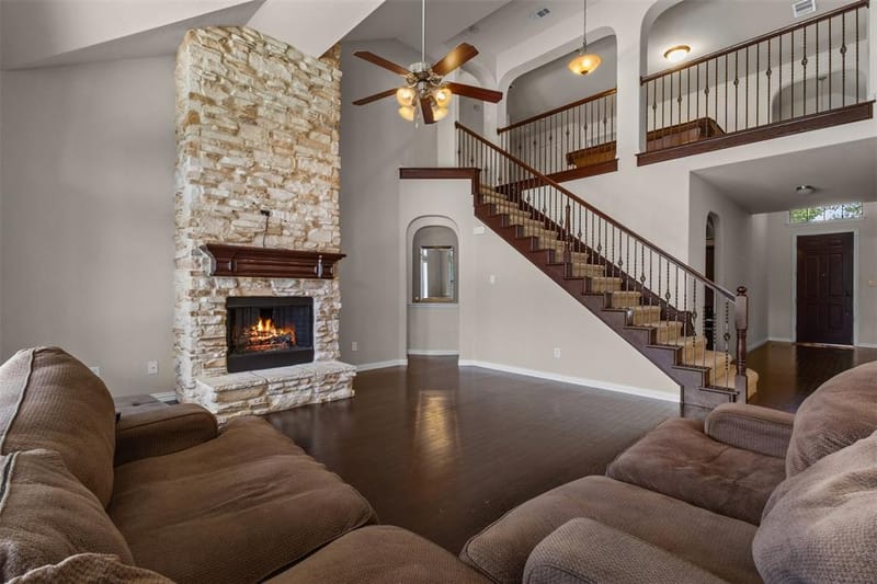 973 Tara Drive, Burleson TX 76028 - Photo 5