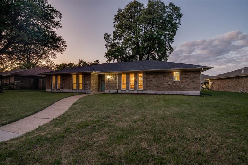2825 TEAKWOOD Lane, Plano TX 75075 - Photo 2