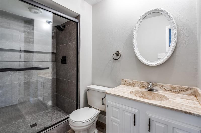 1804 Clear Creek Lane, Carrollton TX 75007 - Photo 17