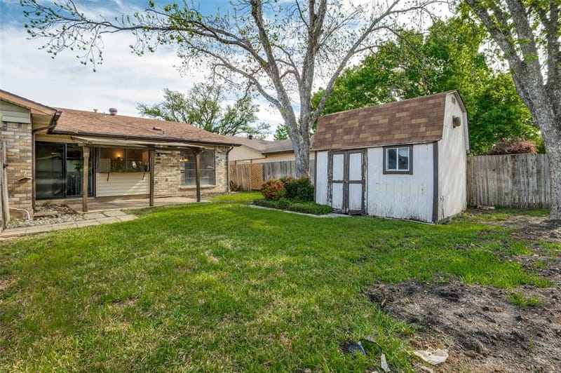 1804 Clear Creek Lane, Carrollton TX 75007 - Photo 22
