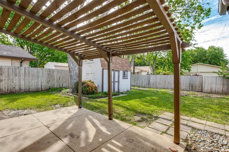 1804 Clear Creek Lane, Carrollton TX 75007 - Photo 9