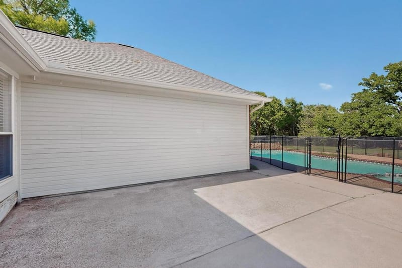 2601 Trail Tree Court, Burleson TX 76028 - Photo 34