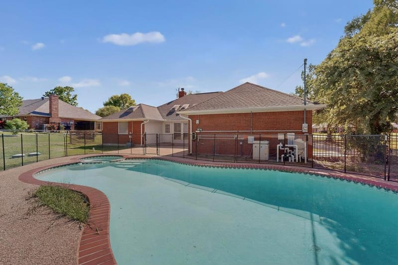 2601 Trail Tree Court, Burleson TX 76028 - Photo 37