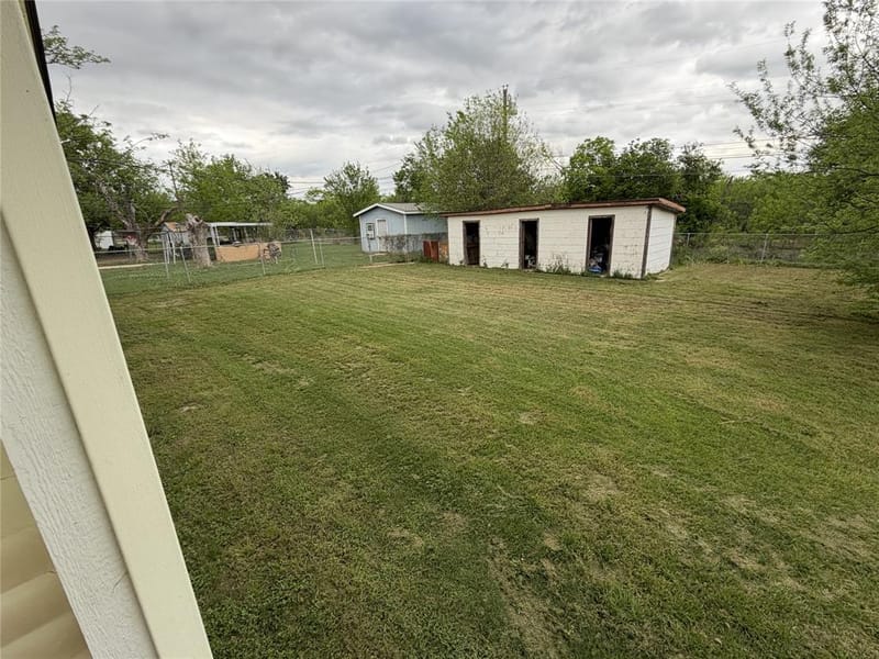 204 Bluffview Drive, Brownwood TX 76801 - Photo 23