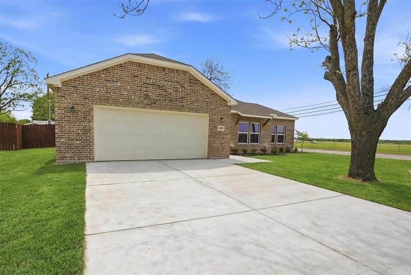 1019 Holiday Drive, Sherman TX 75090 - Photo 6