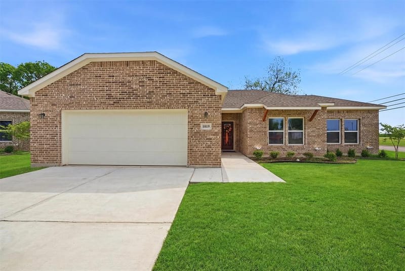 1019 Holiday Drive, Sherman TX 75090 - Photo 3